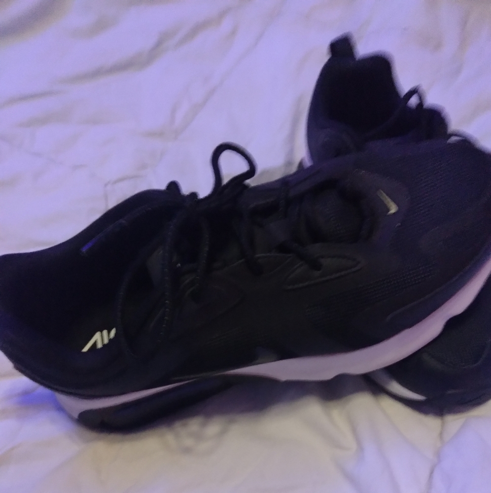 Nike size 8 womens shoes